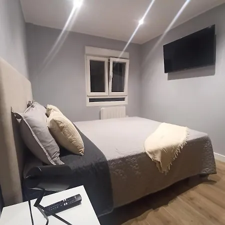 Newly Renovated Together Train And Bus Apartment