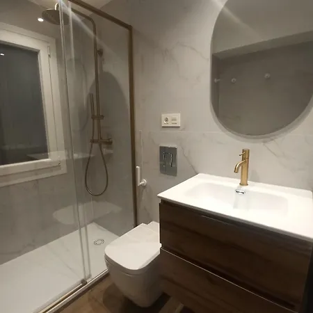 Newly Renovated Together Train And Bus Apartment Gijon